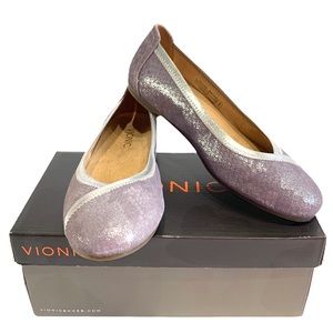 Vionic Flats Purple Women’s shoe size 6.5